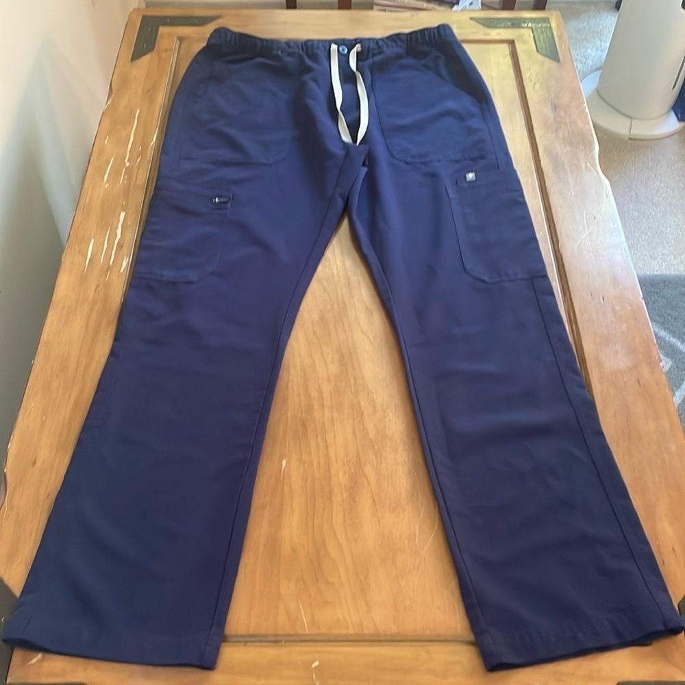 FIGS Technical Collection Pants Size Large